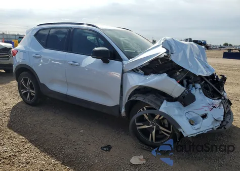 2024 Volvo Xc40 Core z USA, uszkodzony, nr VIN YV4L12UK1R2206170